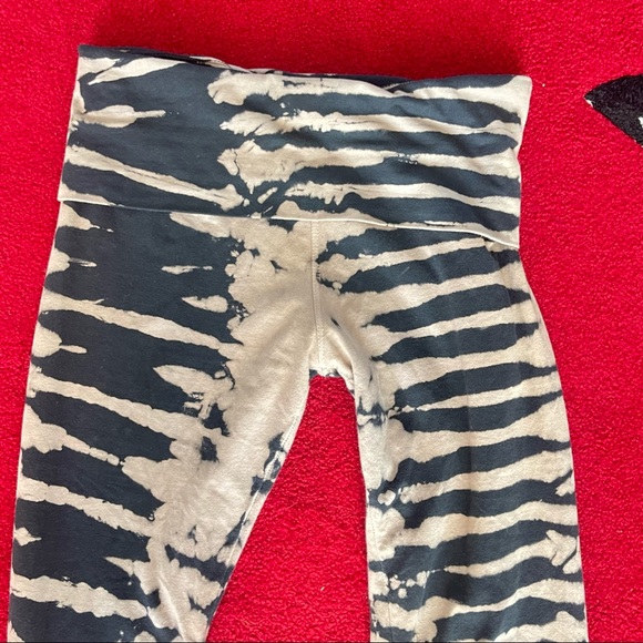 Otomix yoga capri cropped pants Size L - Picture 7 of 10